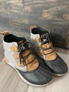 Sorel Grey, Tan & Black Waterproof Lace-Up Duck Boots